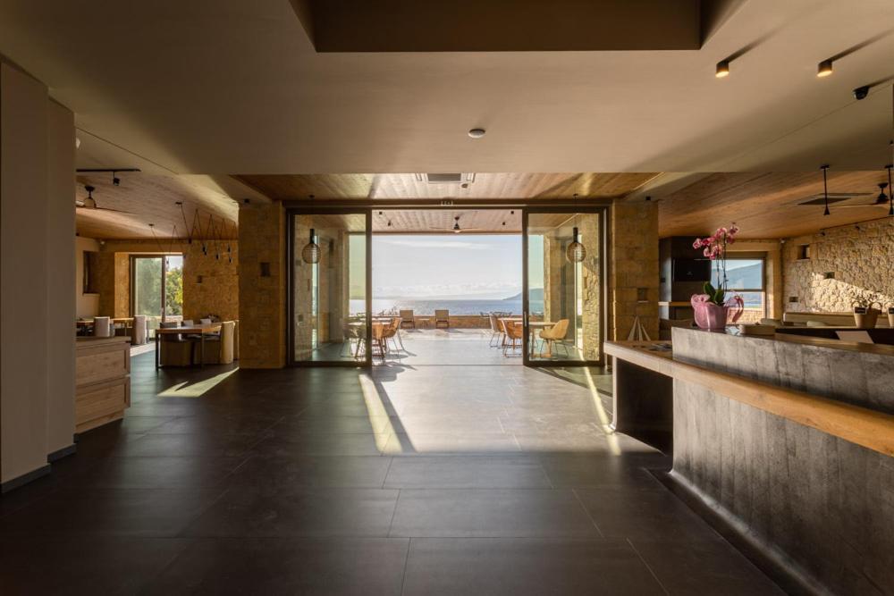 Diapori Suites Hotel Kardamyli Exterior foto