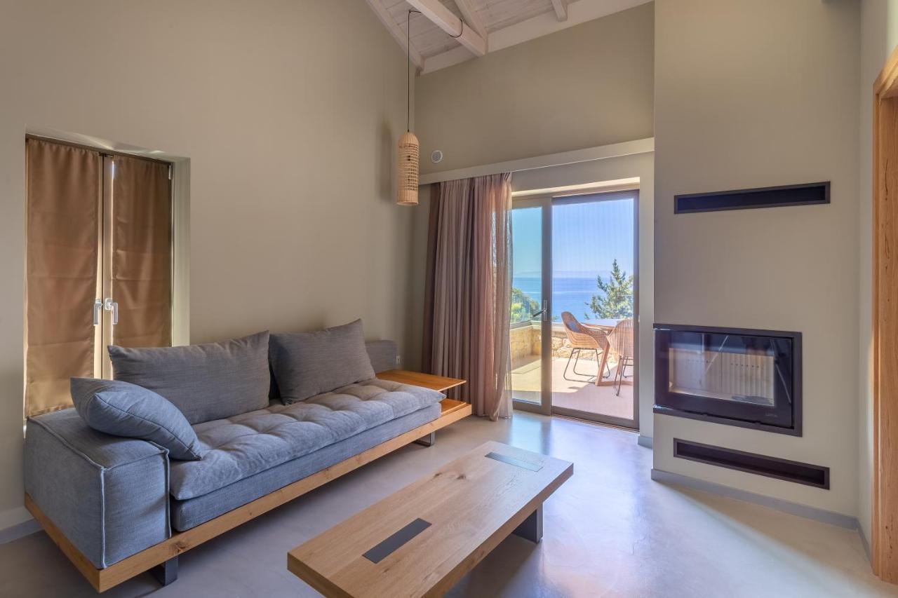 Diapori Suites Hotel Kardamyli Exterior foto