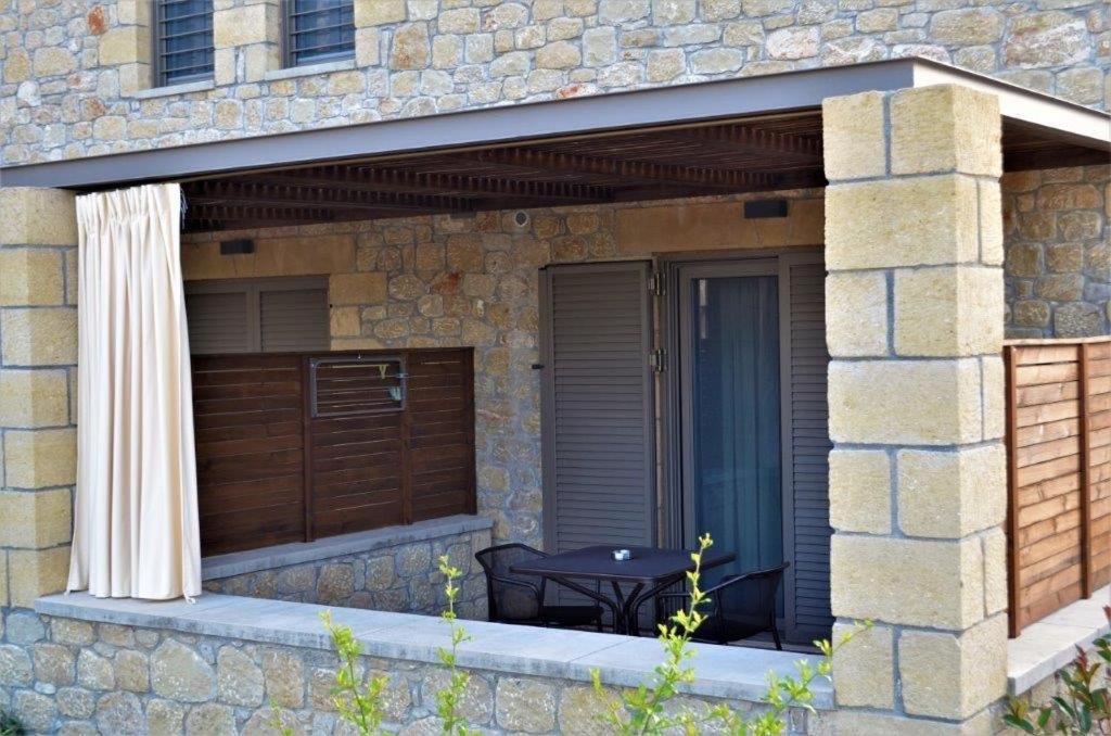 Diapori Suites Hotel Kardamyli Habitación foto