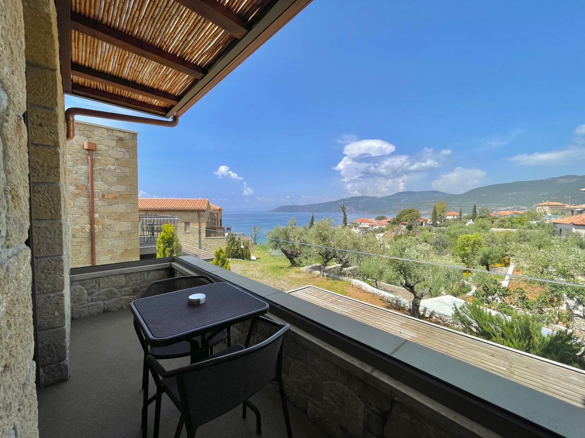 Diapori Suites Hotel Kardamyli Exterior foto